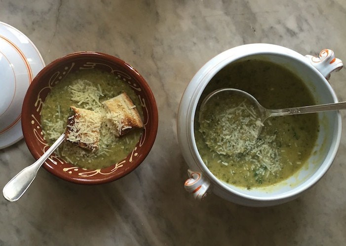 sopa de kale y garbanzos